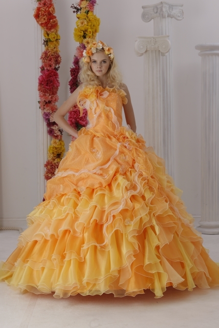 おすすめドレス5：黄・オレンジ
